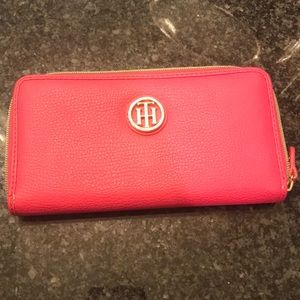 Tommy Hilfiger wallet
